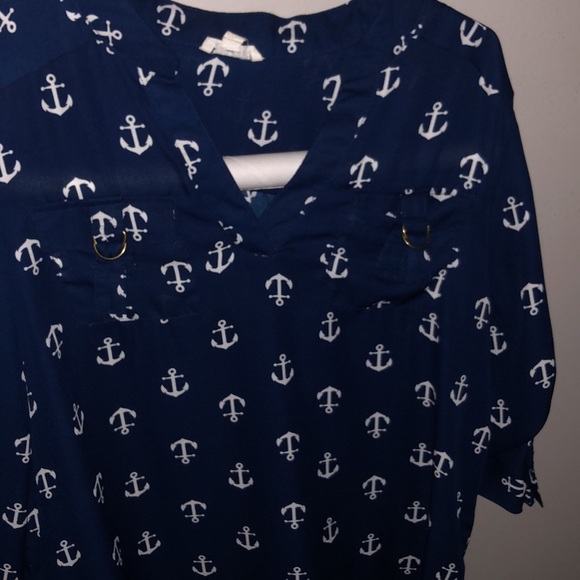 Ladies Blouse style Tops - Picture 3 of 5